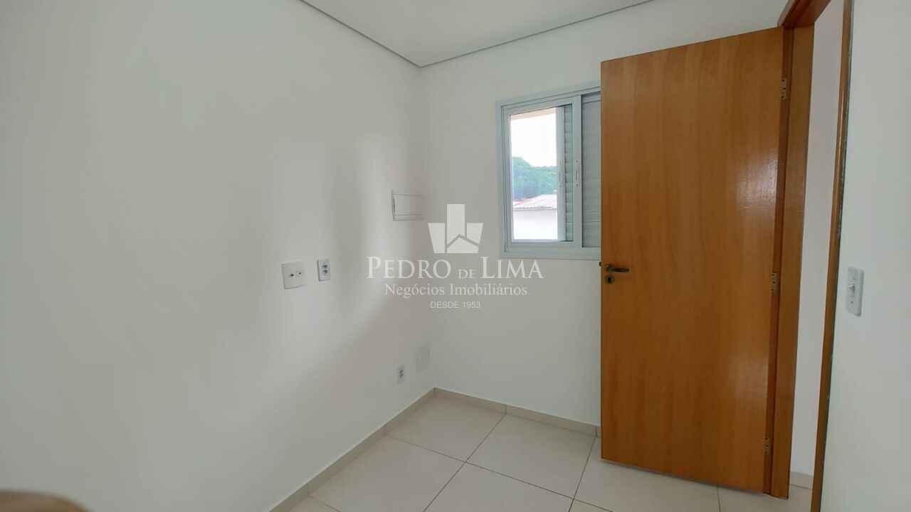 Apartamento de 57 metros na Penha de França, com dois quartos.