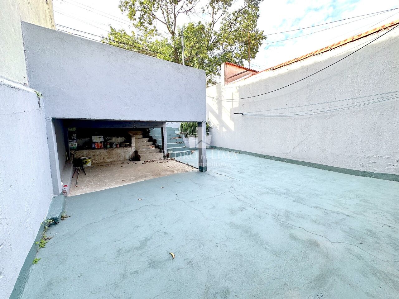 Casa Térrea, terreno 6,20x20 com 1 quarto, 1 vaga e quintal frontal amplo na Penha