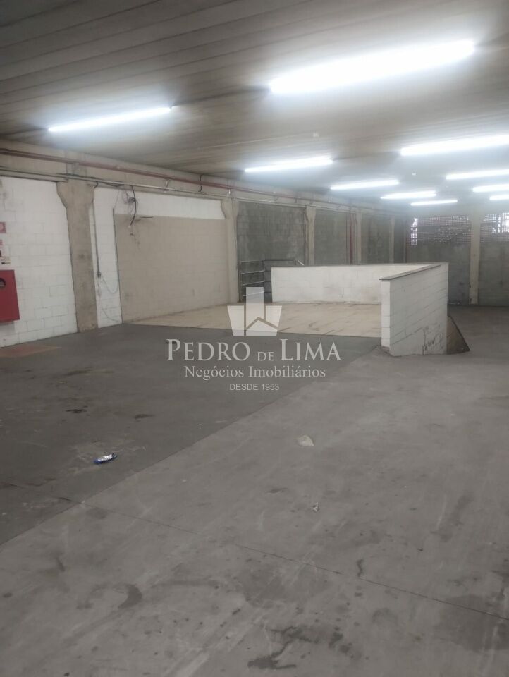 Galpão Comercial de 1000 metros na Av Dr Assis Ribeiro