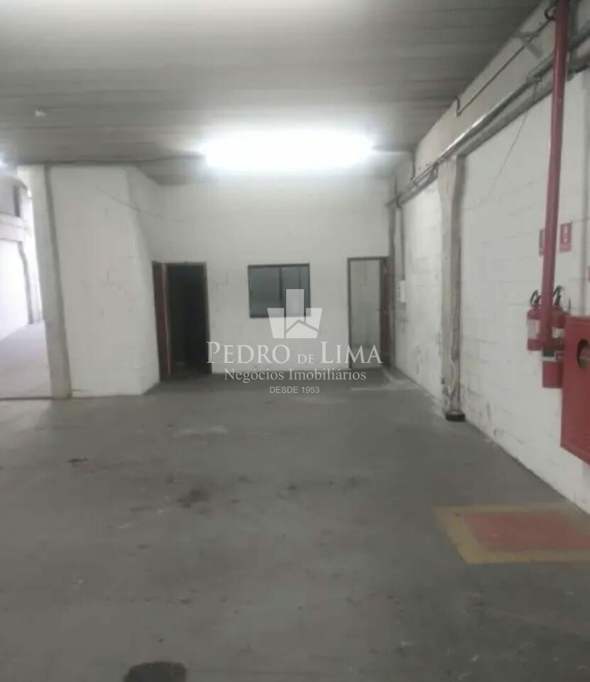 Galpão Comercial de 1000 metros na Av Dr Assis Ribeiro