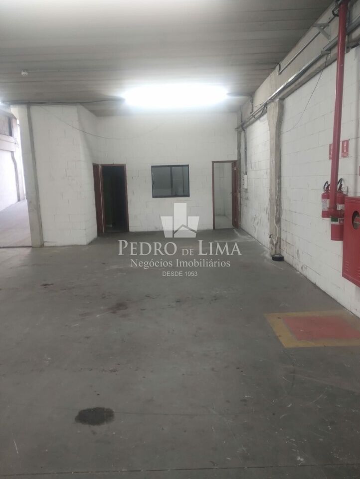 Galpão Comercial de 1000 metros na Av Dr Assis Ribeiro