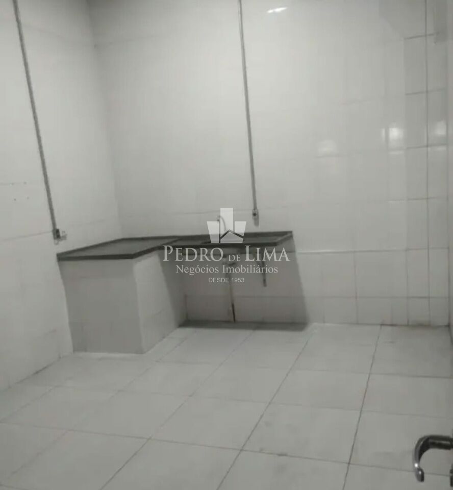 Galpão Comercial de 1000 metros na Av Dr Assis Ribeiro