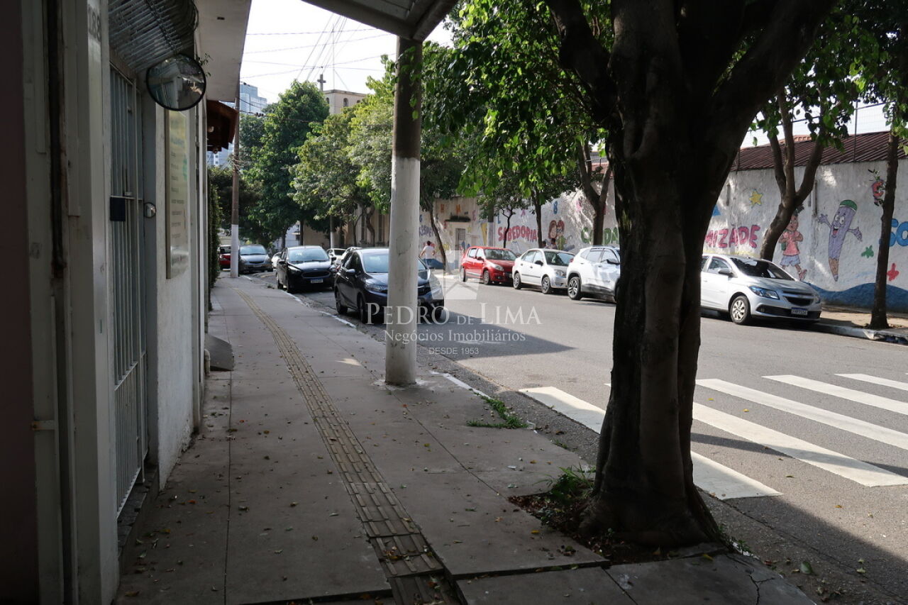 Prédio comercial na Vila Matilde