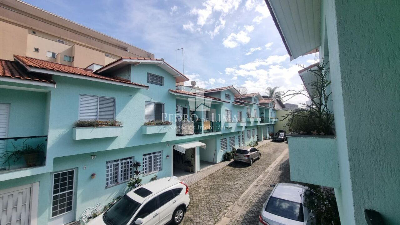 Sobrado de 3 Dormitórios sendo uma Súite e 2 Vagas na Penha