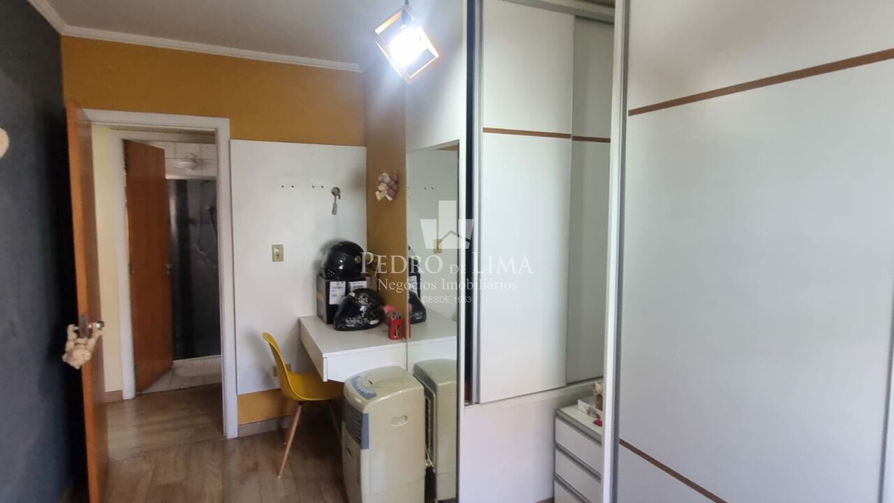 Sobrado de 3 Dormitórios sendo uma Súite e 2 Vagas na Penha