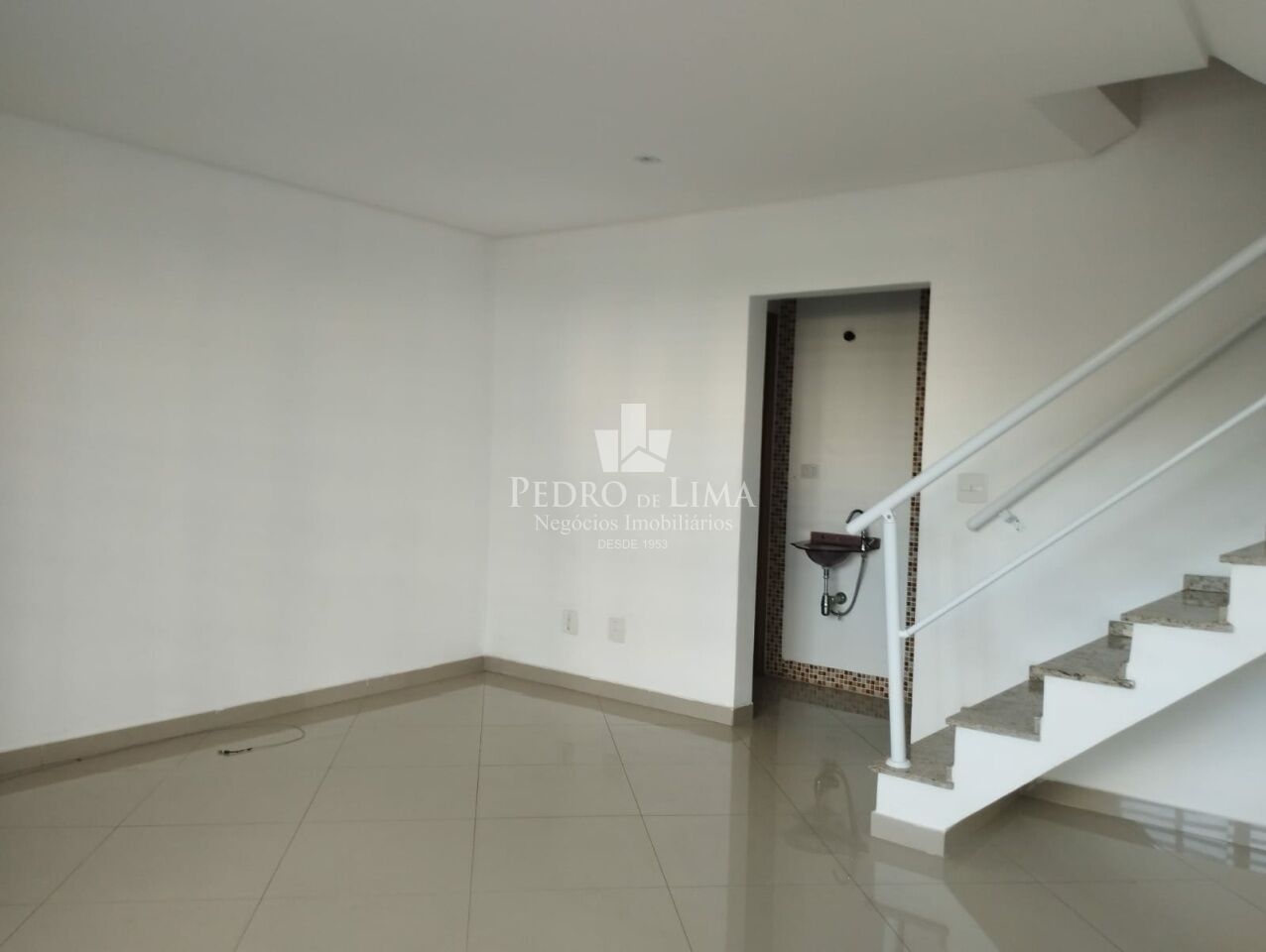 imagem do imovel Sobrado em condominio com 3 dormitórios e 2 vagas na Penha ref: PE45113