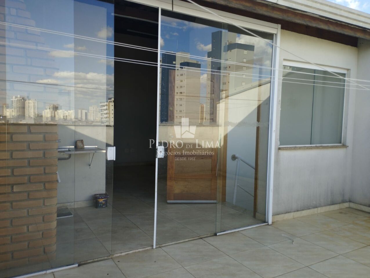 Sobrado em condominio com 3 dormitórios e 2 vagas na Penha