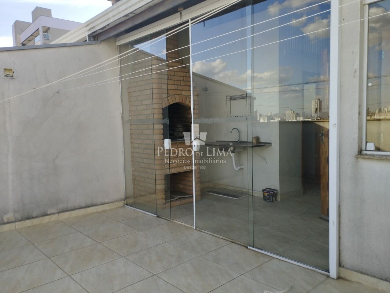 Sobrado em condominio com 3 dormitórios e 2 vagas na Penha