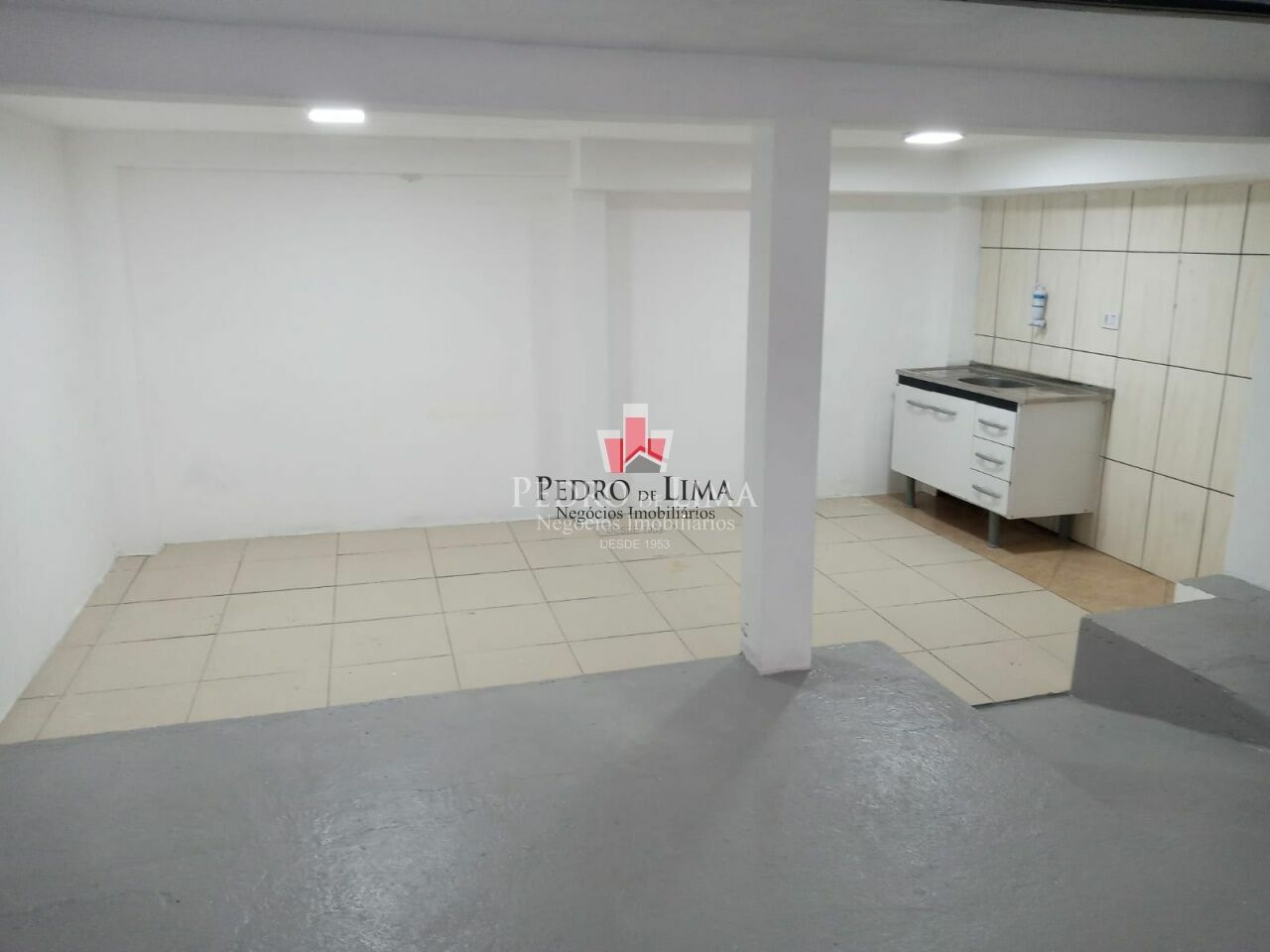 Galpão com Pé direito 4,5mts, vão livre 180mts, Trifásico, 400mts do metrô Vl. Matilde