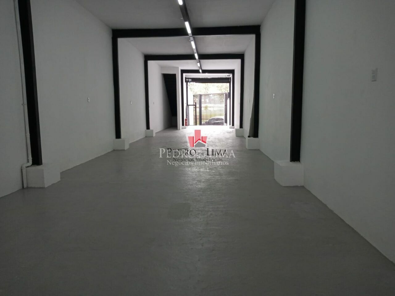 Galpão com Pé direito 4,5mts, vão livre 180mts, Trifásico, 400mts do metrô Vl. Matilde