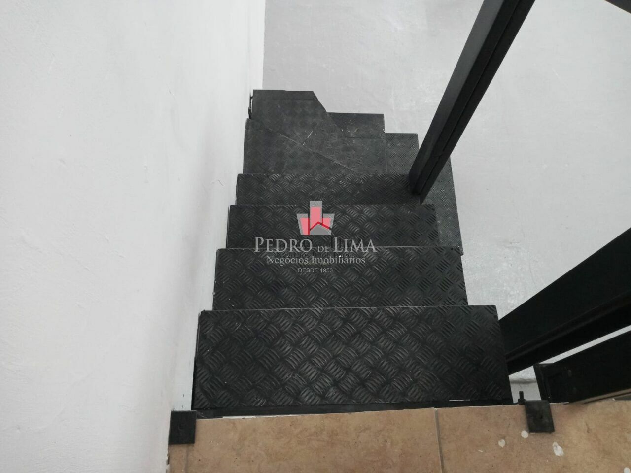 Galpão com Pé direito 4,5mts, vão livre 180mts, Trifásico, 400mts do metrô Vl. Matilde