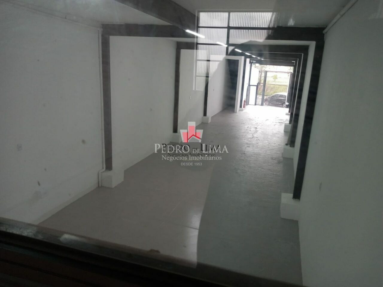 Galpão com Pé direito 4,5mts, vão livre 180mts, Trifásico, 400mts do metrô Vl. Matilde