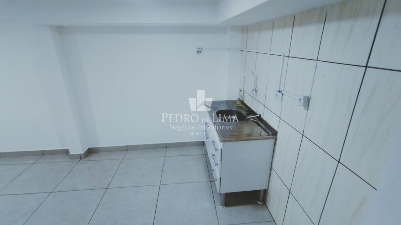 Galpão com Pé direito 4,5mts, vão livre 180mts, Trifásico, 400mts do metrô Vl. Matilde