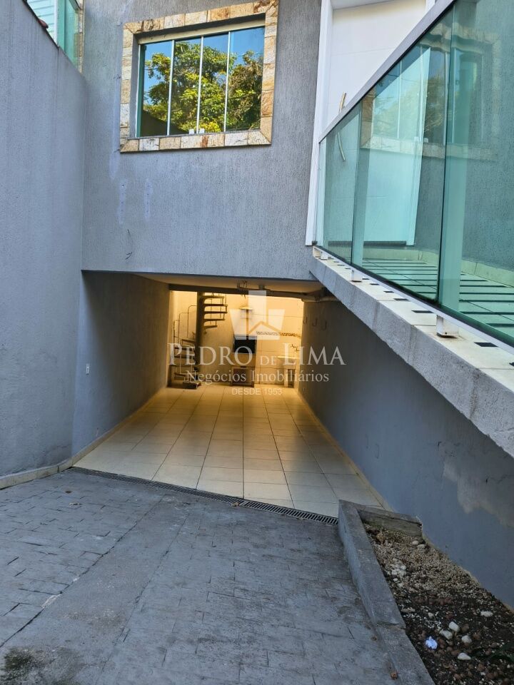 Sobrado Frontal 3 dormitórios,1 suite e 3 vagas de garagem na Vila Matilde