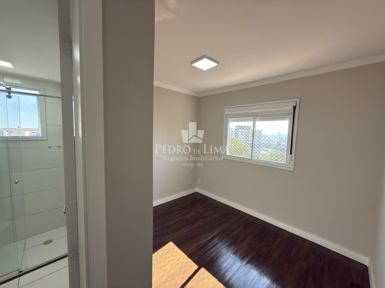 Apartamento todo reformado em andar alto, vista livre e 72m² na Vila Matilde