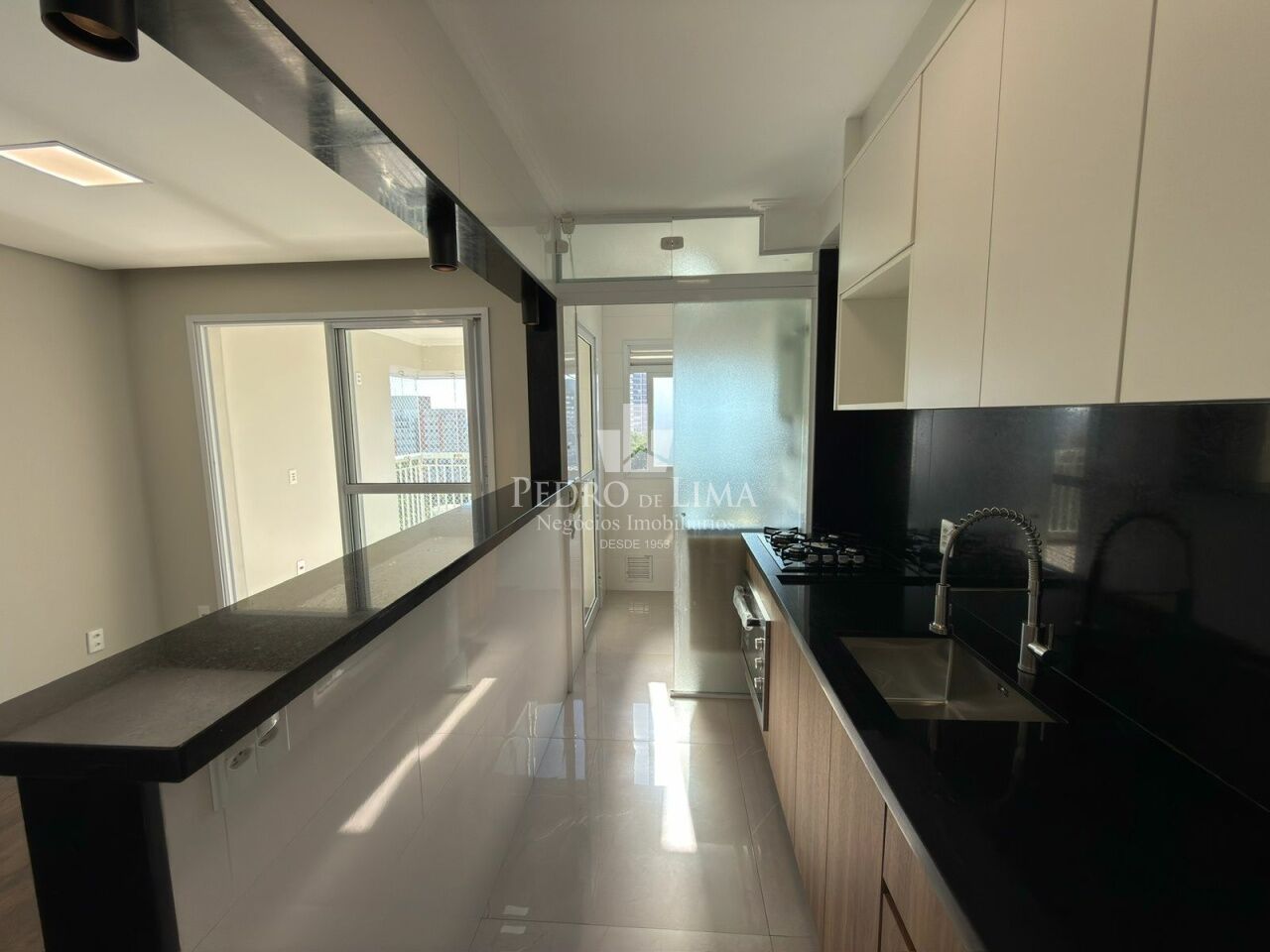 Apartamento todo reformado em andar alto, vista livre e 72m² na Vila Matilde