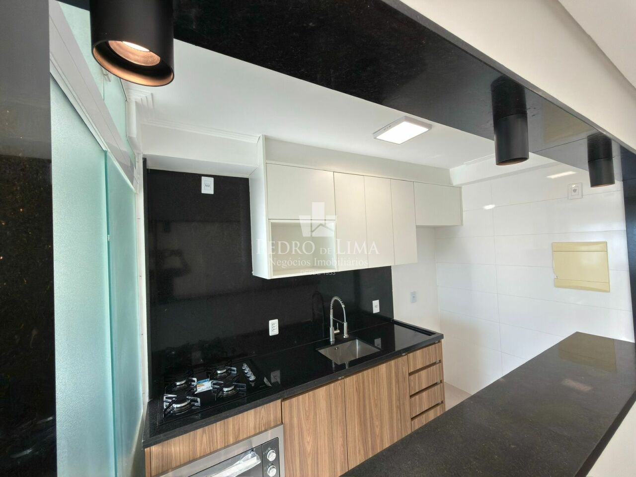 Apartamento todo reformado em andar alto, vista livre e 72m² na Vila Matilde