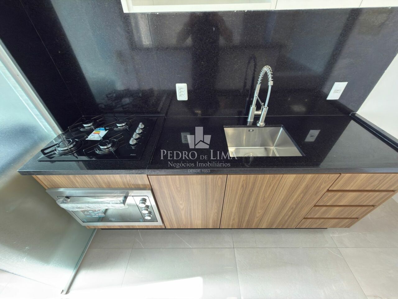 Apartamento todo reformado em andar alto, vista livre e 72m² na Vila Matilde