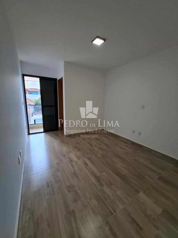 Sobrado com 3 suítes sendo uma com sacada na Penha