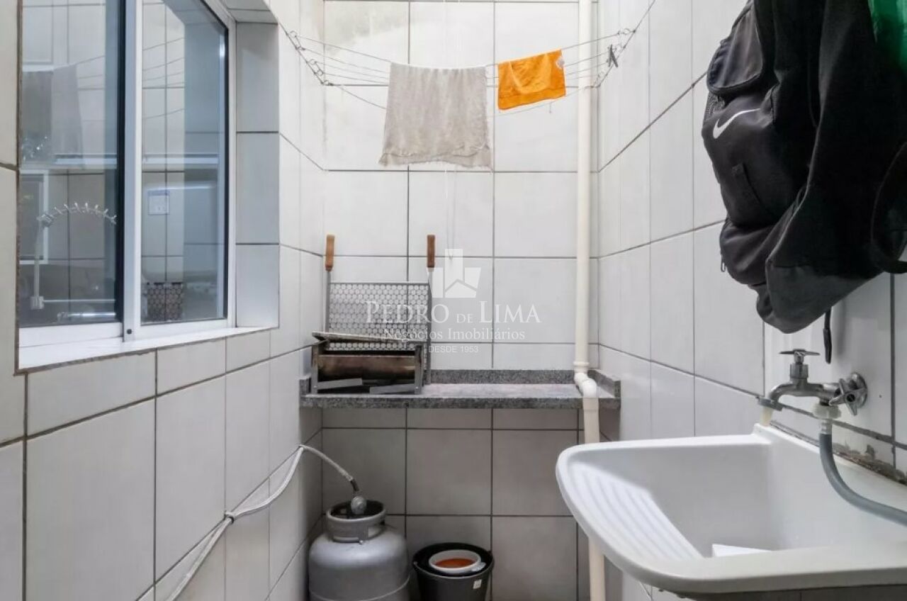 Sobrado em Condomínio, 900 metros do metrô, 2 quartos sendo 2 suítes e 1 vaga - Bairro Vila Ré