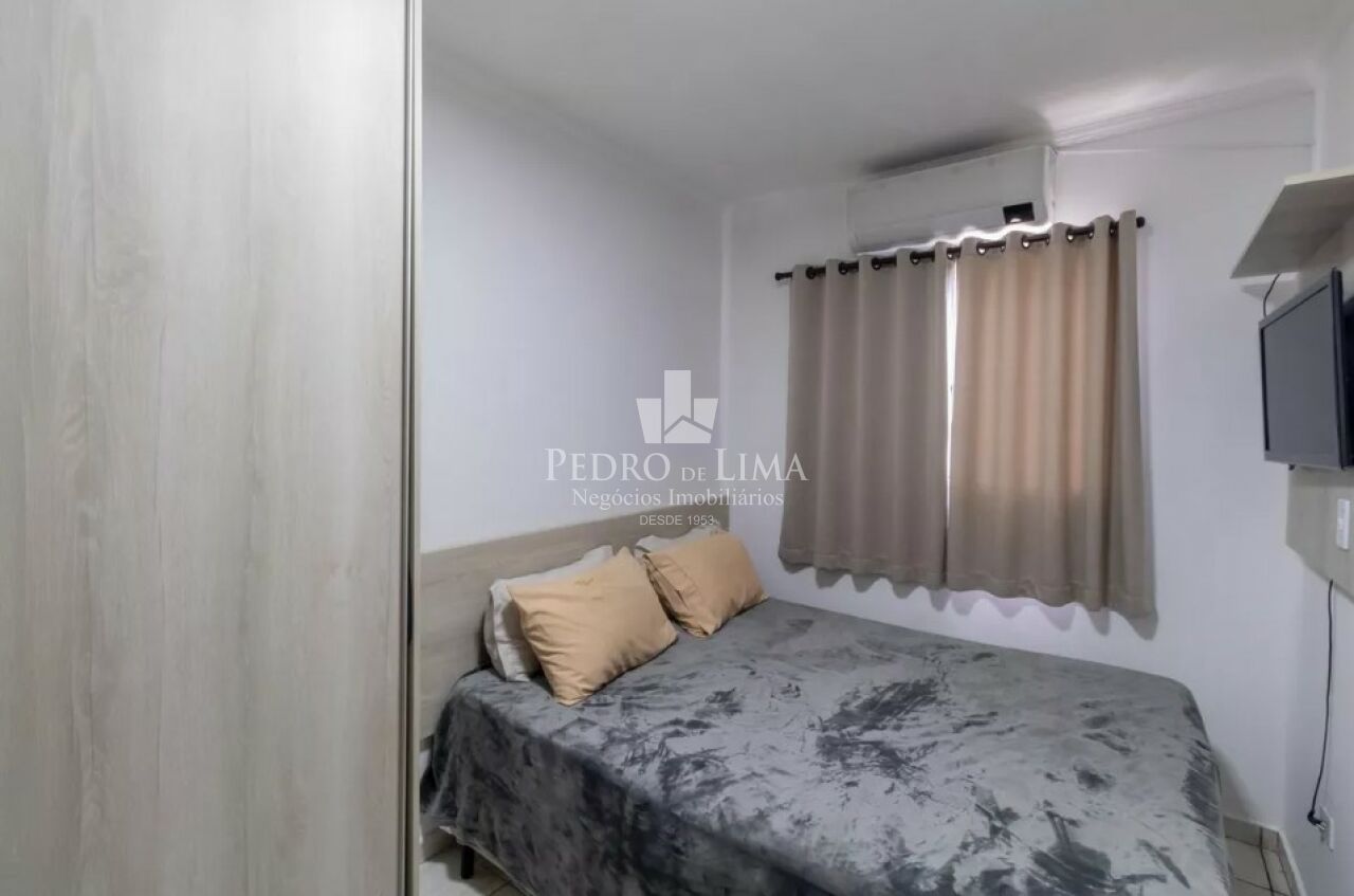 Sobrado em Condomínio, 900 metros do metrô, 2 quartos sendo 2 suítes e 1 vaga - Bairro Vila Ré