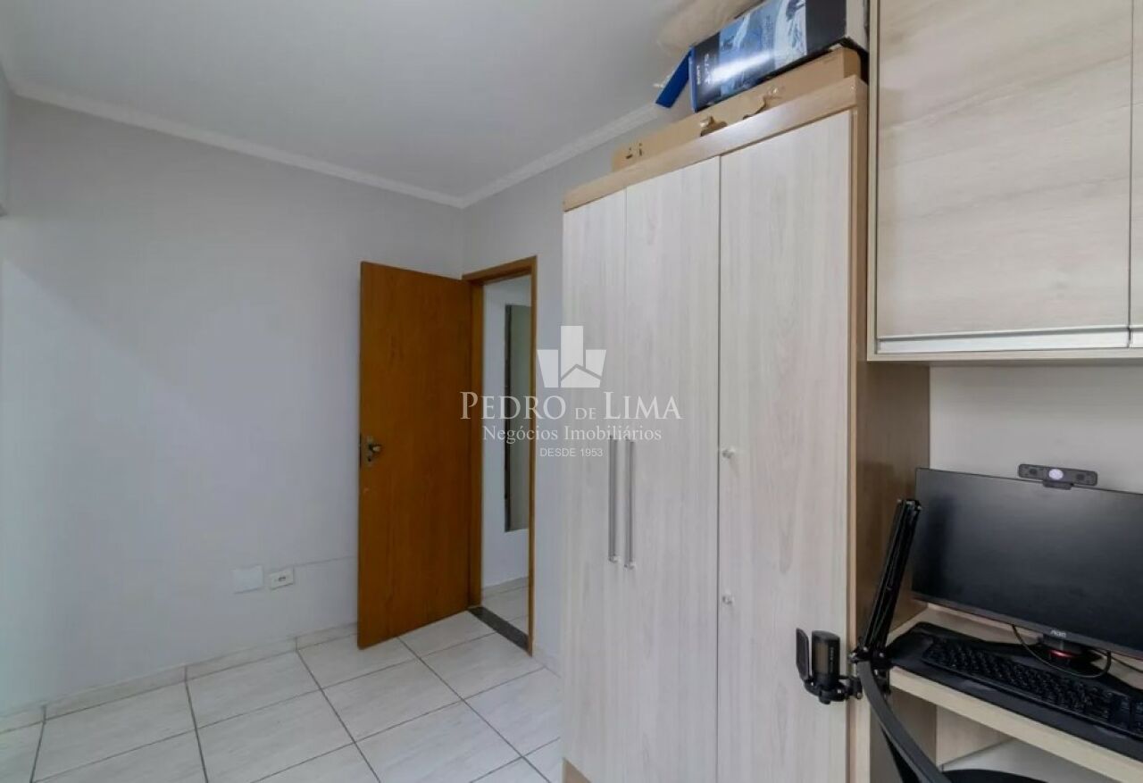 Sobrado em Condomínio, 900 metros do metrô, 2 quartos sendo 2 suítes e 1 vaga - Bairro Vila Ré