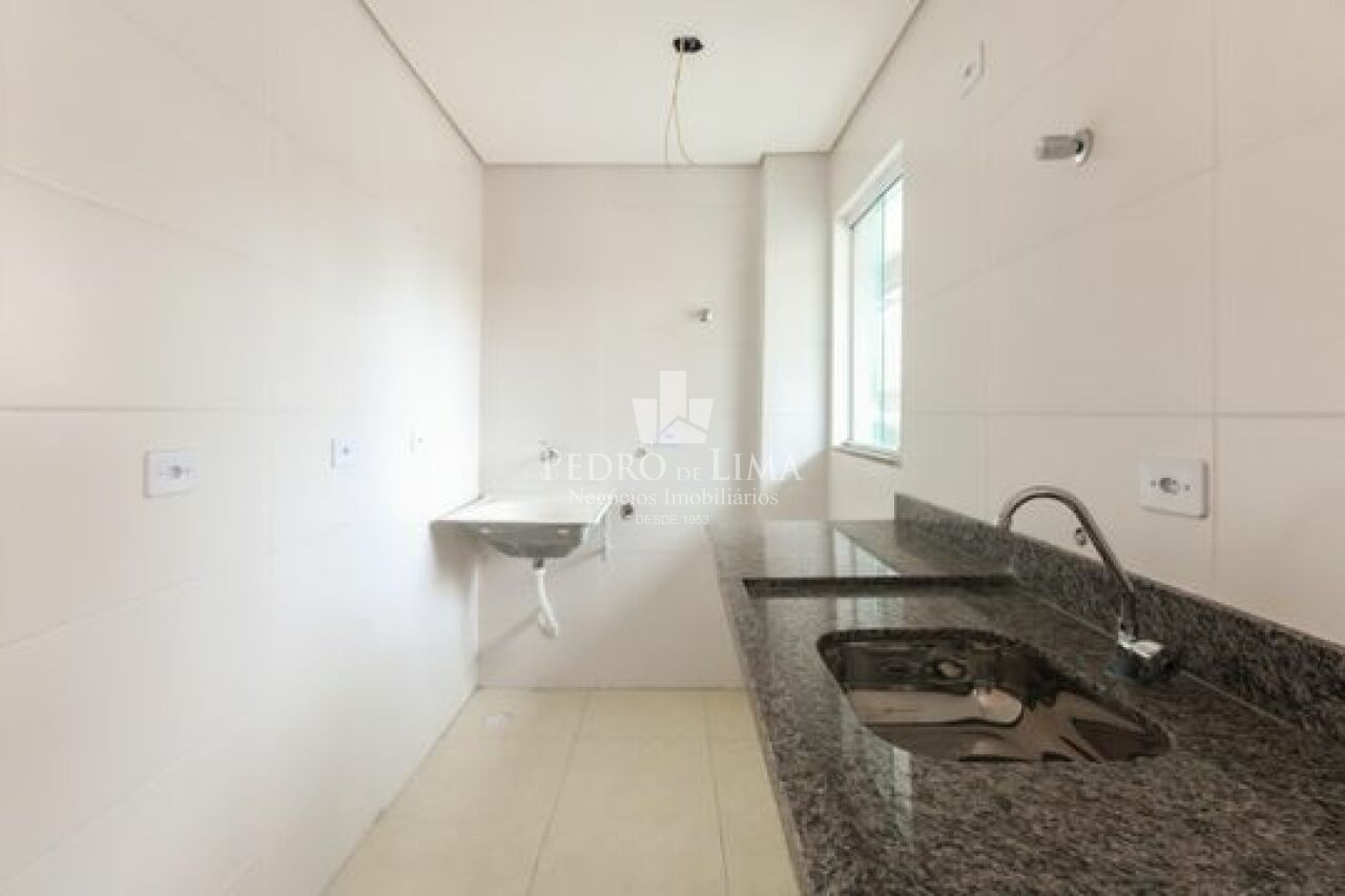 Apartamento 2 dormitórios, sacada e 60 m² na Penha