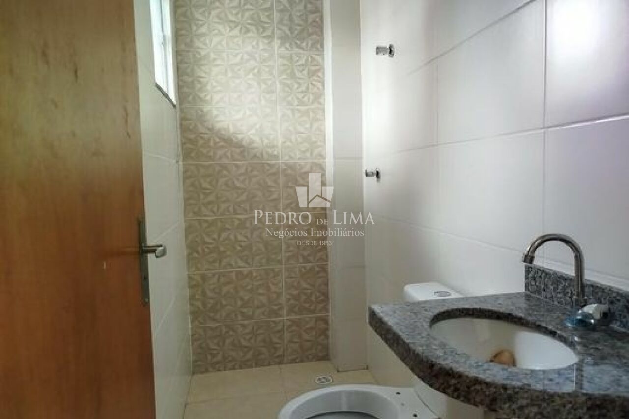 Apartamento 2 dormitórios, sacada e 60 m² na Penha