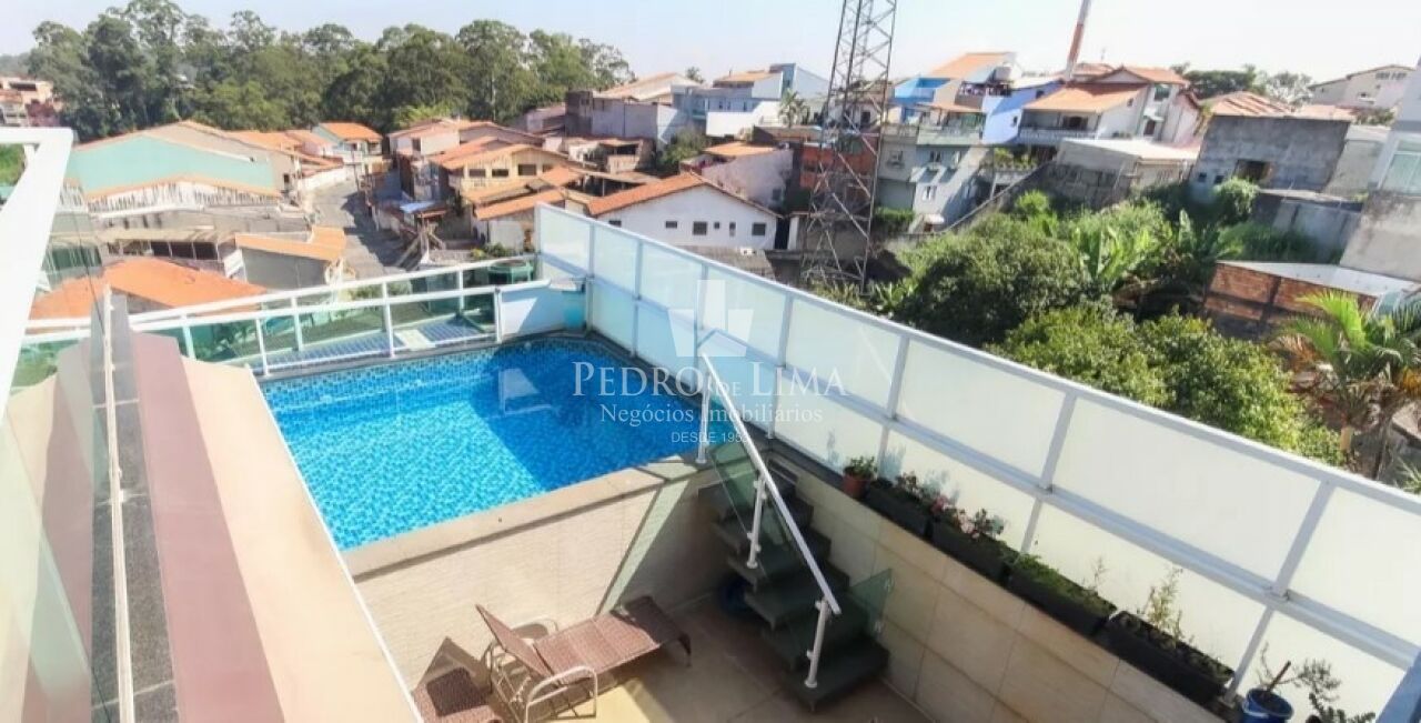 Sobrado Frontal com piscina na região do Parque do Carmo