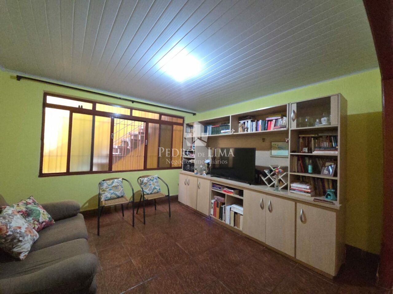 imagem do imovel Casa térrea com 2 quartos, 1 vaga e 110 m² na Penha.  ref: PE45168