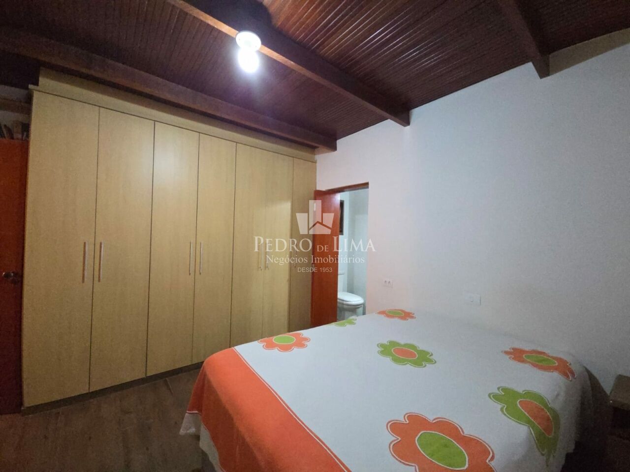 Casa térrea com 2 quartos, 1 vaga e 110 m² na Penha. 