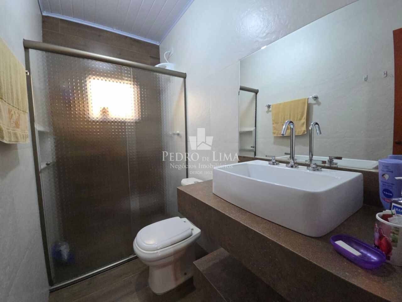 Casa térrea com 2 quartos, 1 vaga e 110 m² na Penha. 