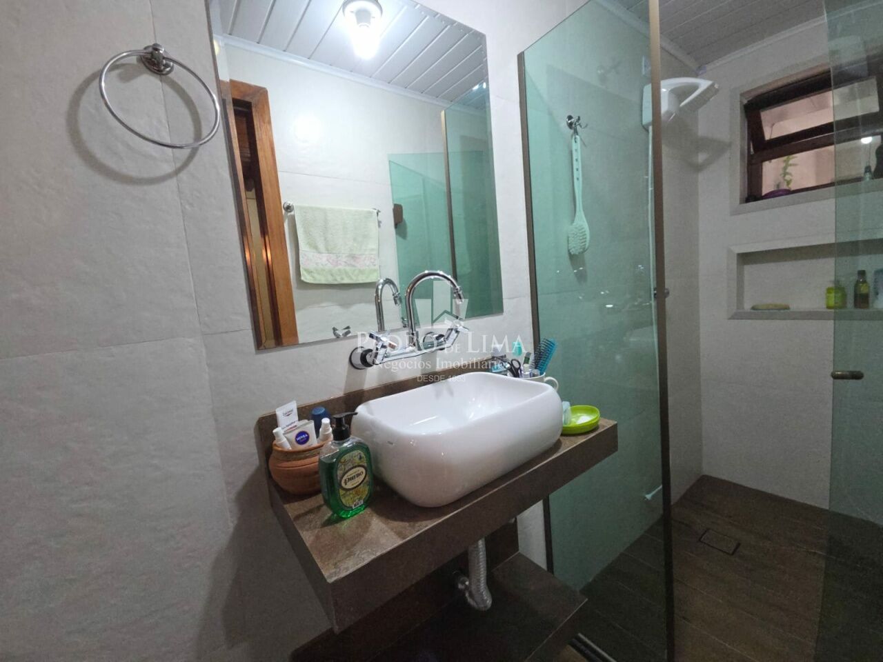 Casa térrea com 2 quartos, 1 vaga e 110 m² na Penha. 
