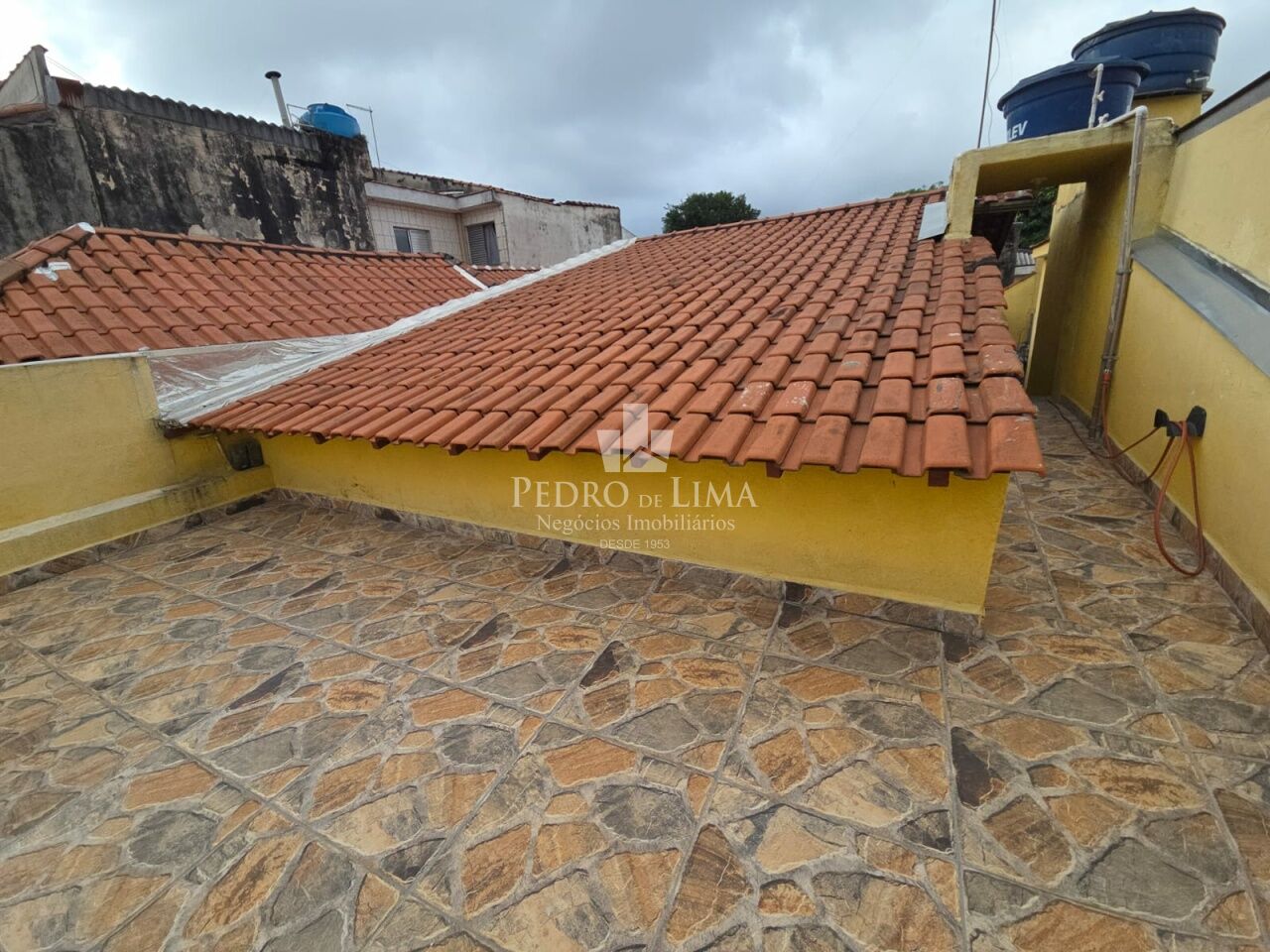 Casa térrea com 2 quartos, 1 vaga e 110 m² na Penha. 