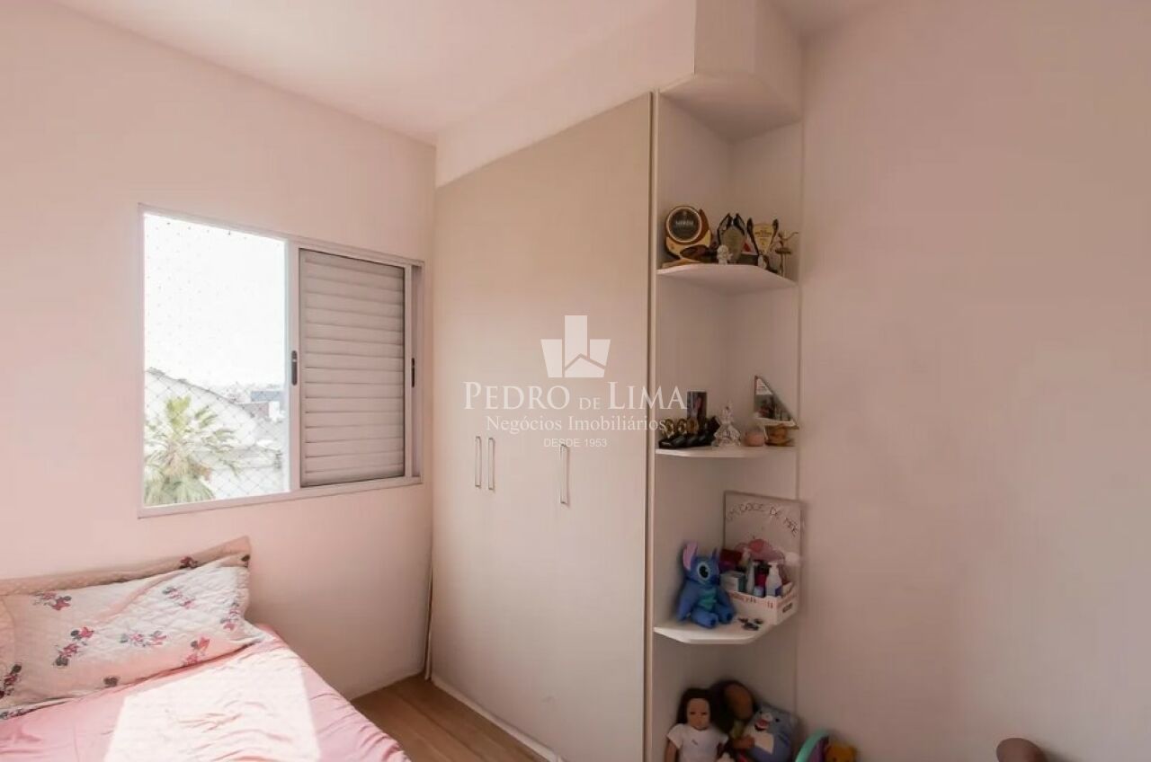 Sobrado em condomínio, 2 dormitórios sendo 2 suítes, 2 vagas privativas e 105 m²  na Vila Ré