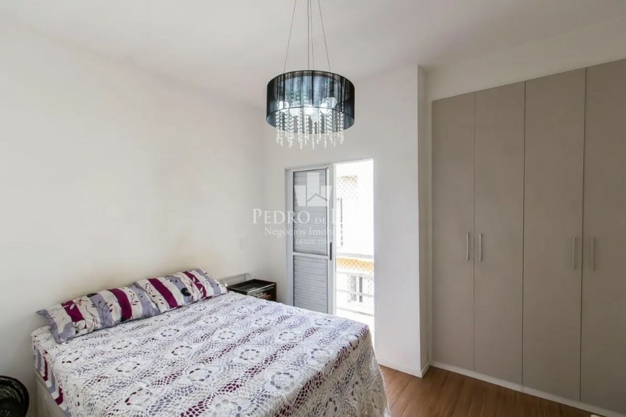 Sobrado em condomínio, 2 dormitórios sendo 2 suítes, 2 vagas privativas e 105 m²  na Vila Ré