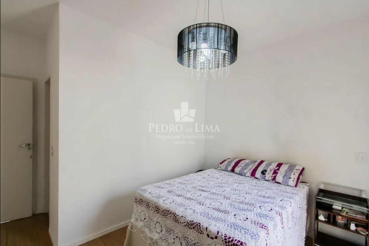 Sobrado em condomínio, 2 dormitórios sendo 2 suítes, 2 vagas privativas e 105 m²  na Vila Ré