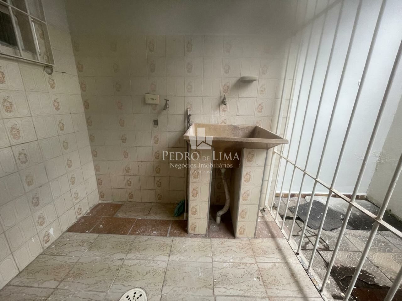 Casa térrea 2 dormitórios e vaga de garagem na região da Ponte Rasa