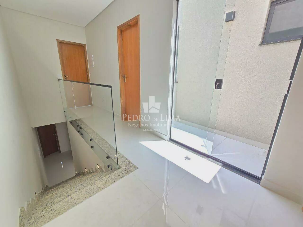 Sobrado frontal 3 suítes, 3 vagas, quintal gourmet e 144 m² na  Ponte Rasa