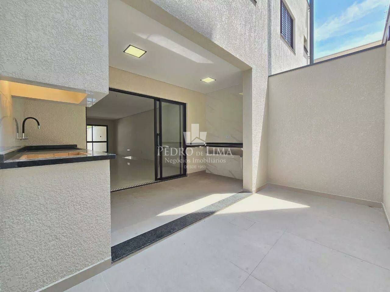 Sobrado frontal 3 suítes, 3 vagas, quintal gourmet e 144 m² na  Ponte Rasa