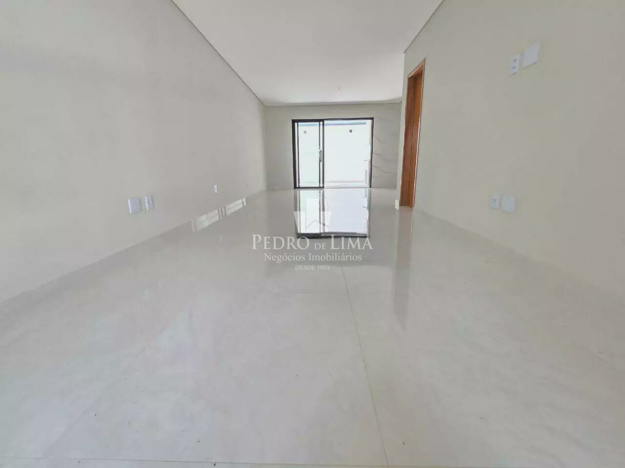 imagem do imovel Sobrado frontal 3 suítes, 3 vagas, quintal gourmet e 144 m² na  Ponte Rasa ref: PE45190