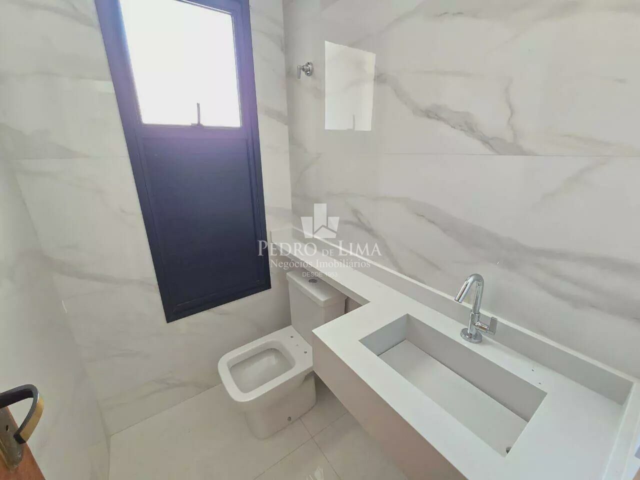 Sobrado frontal 3 suítes, 3 vagas, quintal gourmet e 144 m² na  Ponte Rasa