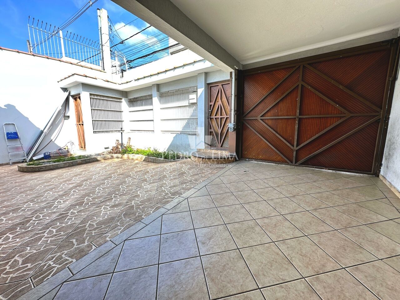 Casa Térrea, 3 dormitórios sendo 3 suítes, quintal e 1 vaga de garagem no Ermelino Matarazzo