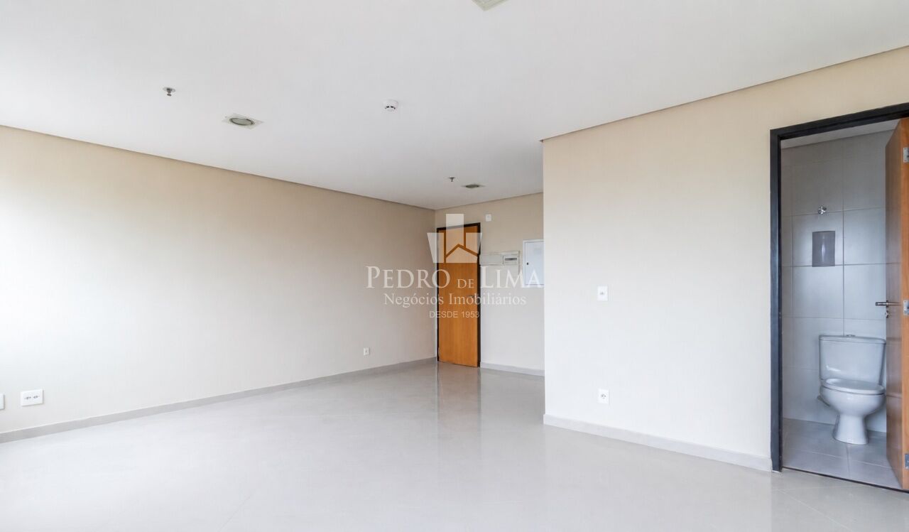 Sala Comercial, na Penha, 32 m², 2 banheiros e vaga 
