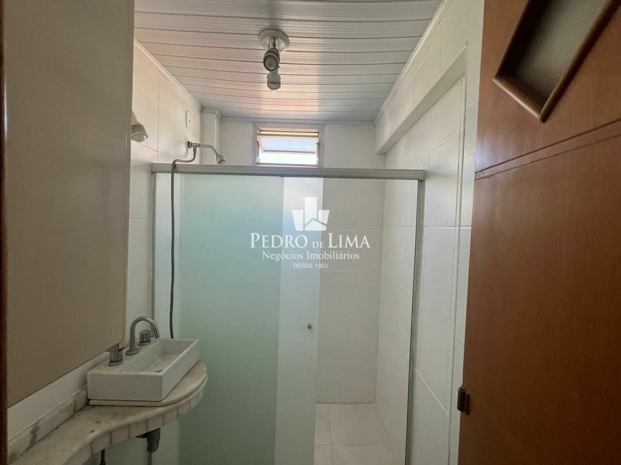 Apartamento 2 dormitórios, sala, cozinha 2 banheiros e 1 Vaga na Penha
