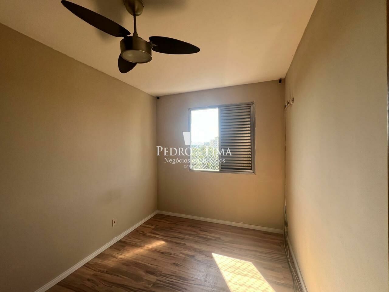 Apartamento 2 dormitórios, sala, cozinha 2 banheiros e 1 Vaga na Penha