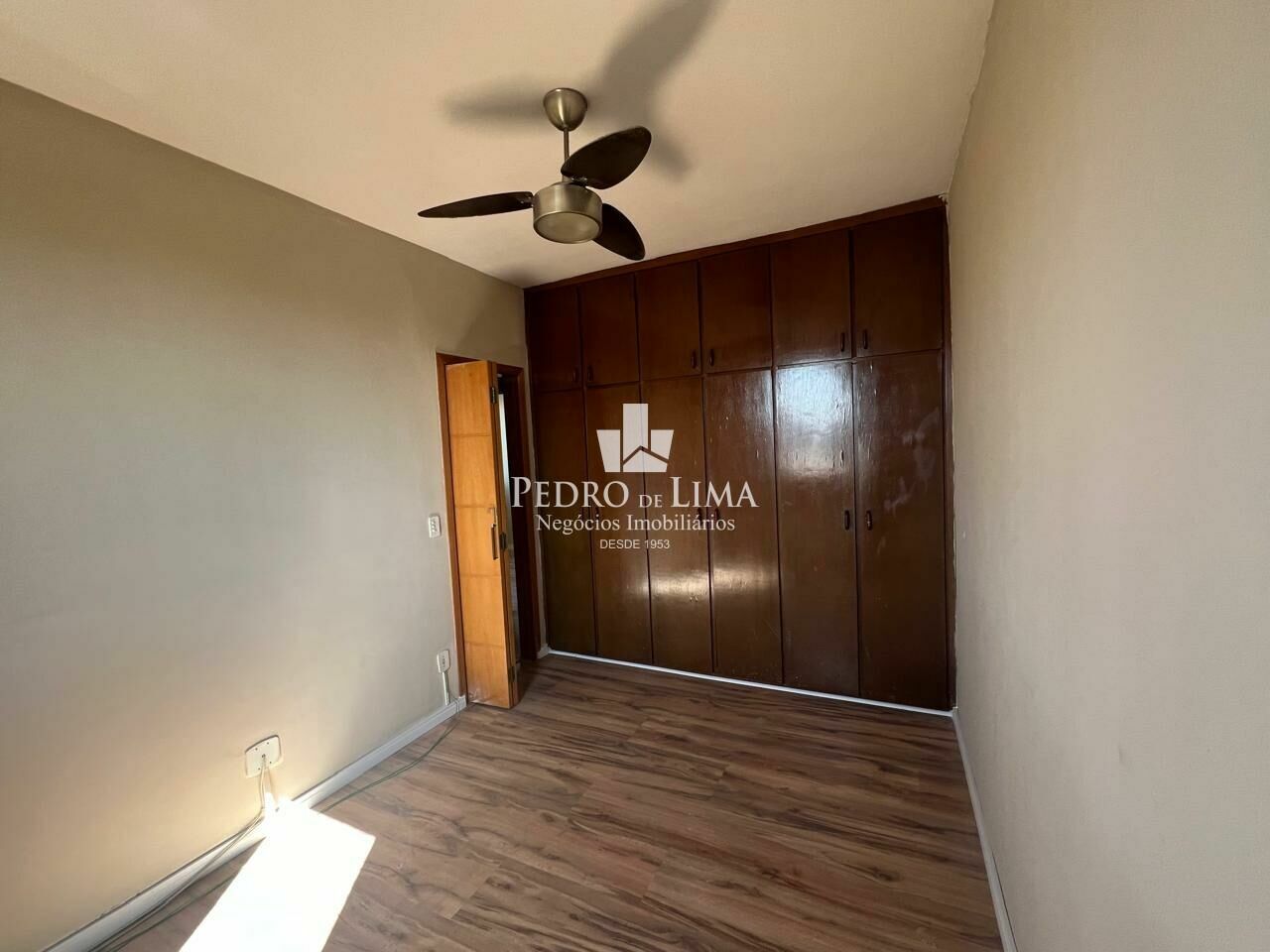 Apartamento 2 dormitórios, sala, cozinha 2 banheiros e 1 Vaga na Penha