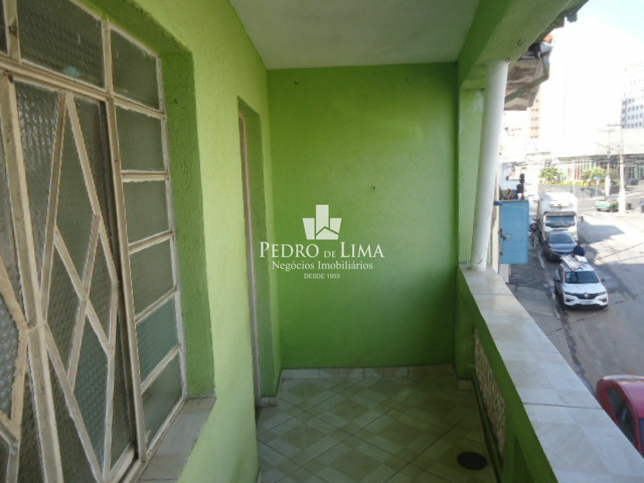 Predio misto na região da Penha