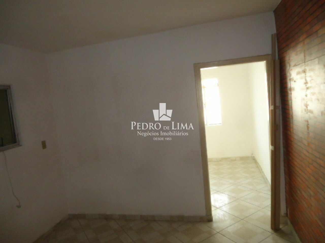 Predio misto na região da Penha