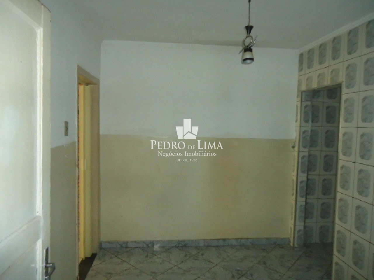 Predio misto na região da Penha